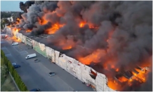 Cháy lớn tại Trung tâm thương mại ở Ba Lan, nơi có nhiều tiểu thương Việt