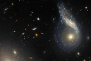 NASA công bố bức ảnh kỳ quan khi hai thiên hà va chạm với nhau