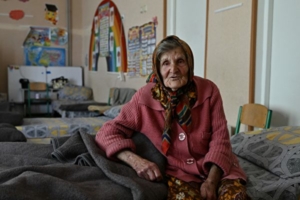 Ukraine: Cụ bà 98 tuổi một mình đi bộ 10km để thoát khỏi khu vực bị Nga chiếm đóng